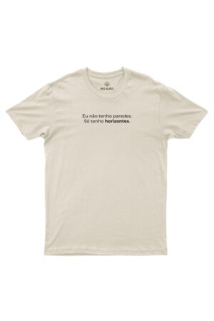 Camiseta Masculina Eu Não Tenho Paredes Só Tenho Horizontes Off White