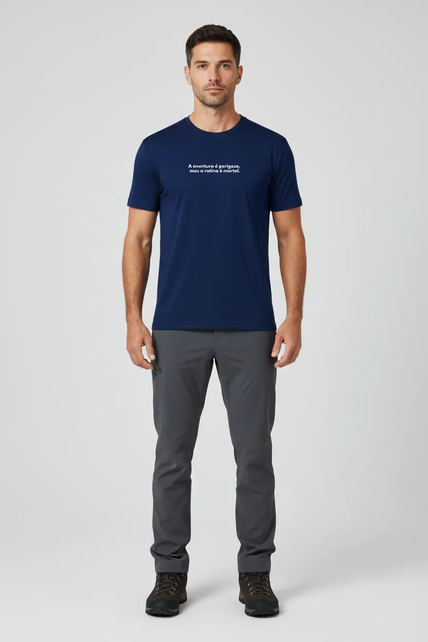 Camiseta Masculina Poliamida UV Aventura vs Rotina Marinho